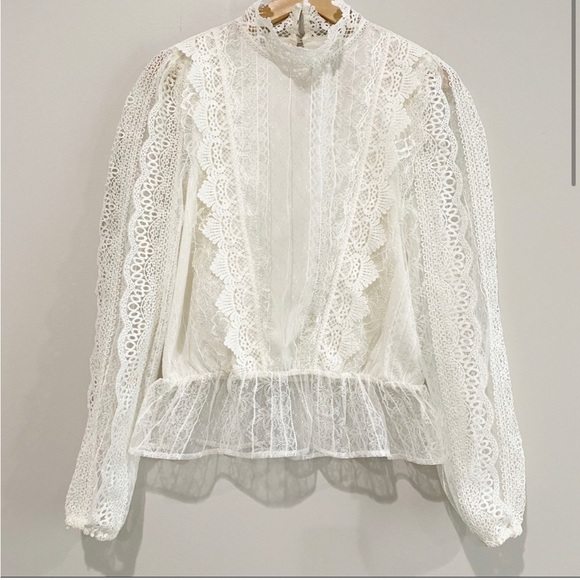 Express white lace scallop top, small - Picture 3 of 4